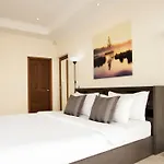 Avoca Pool Villas