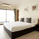 Avoca Pool Villas