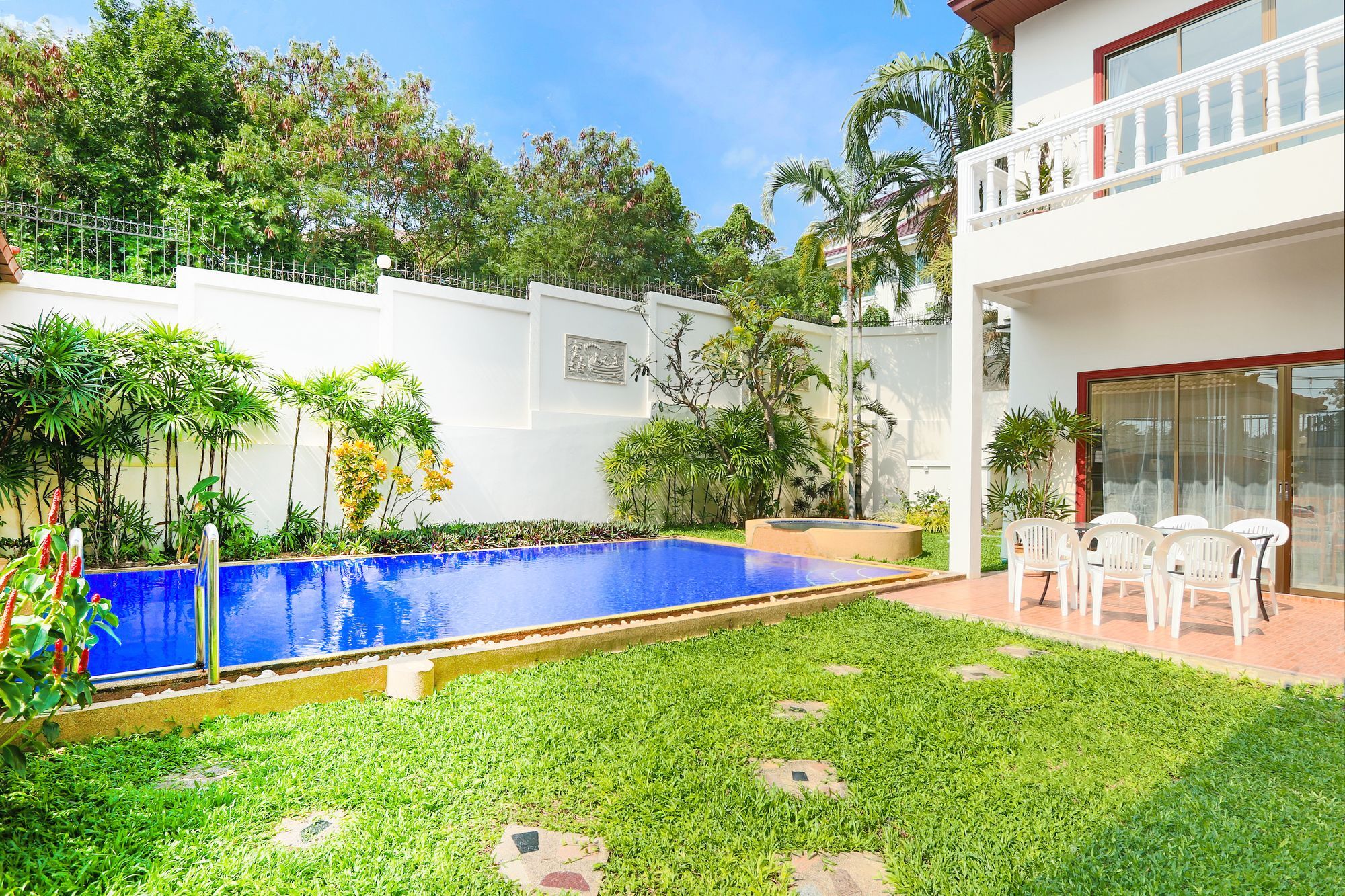 Villa Avoca Pool