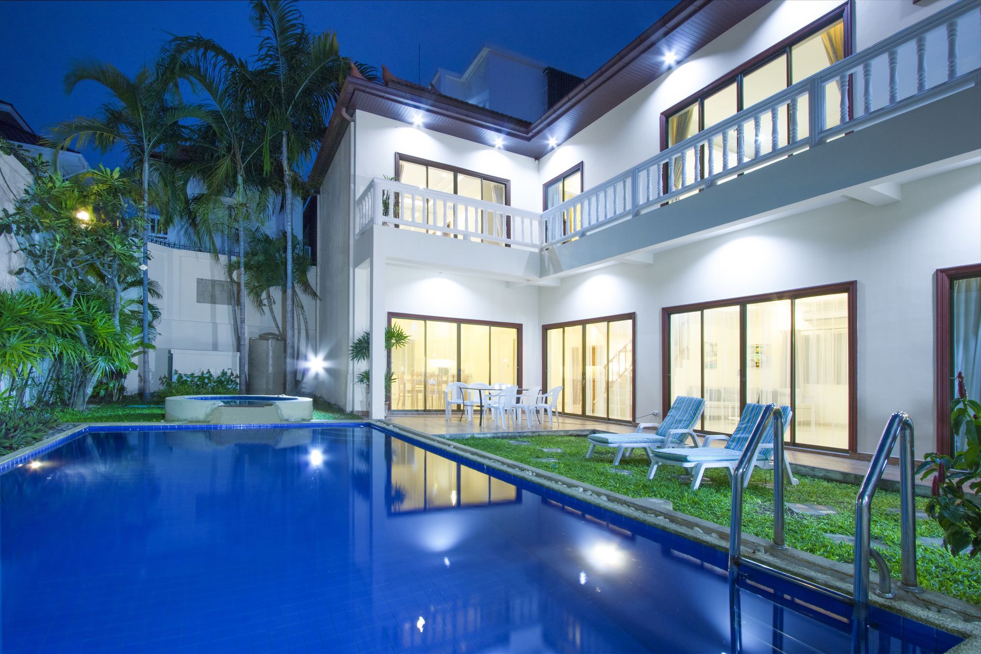 Villa Avoca Pool