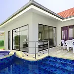 Avoca Pool Villas